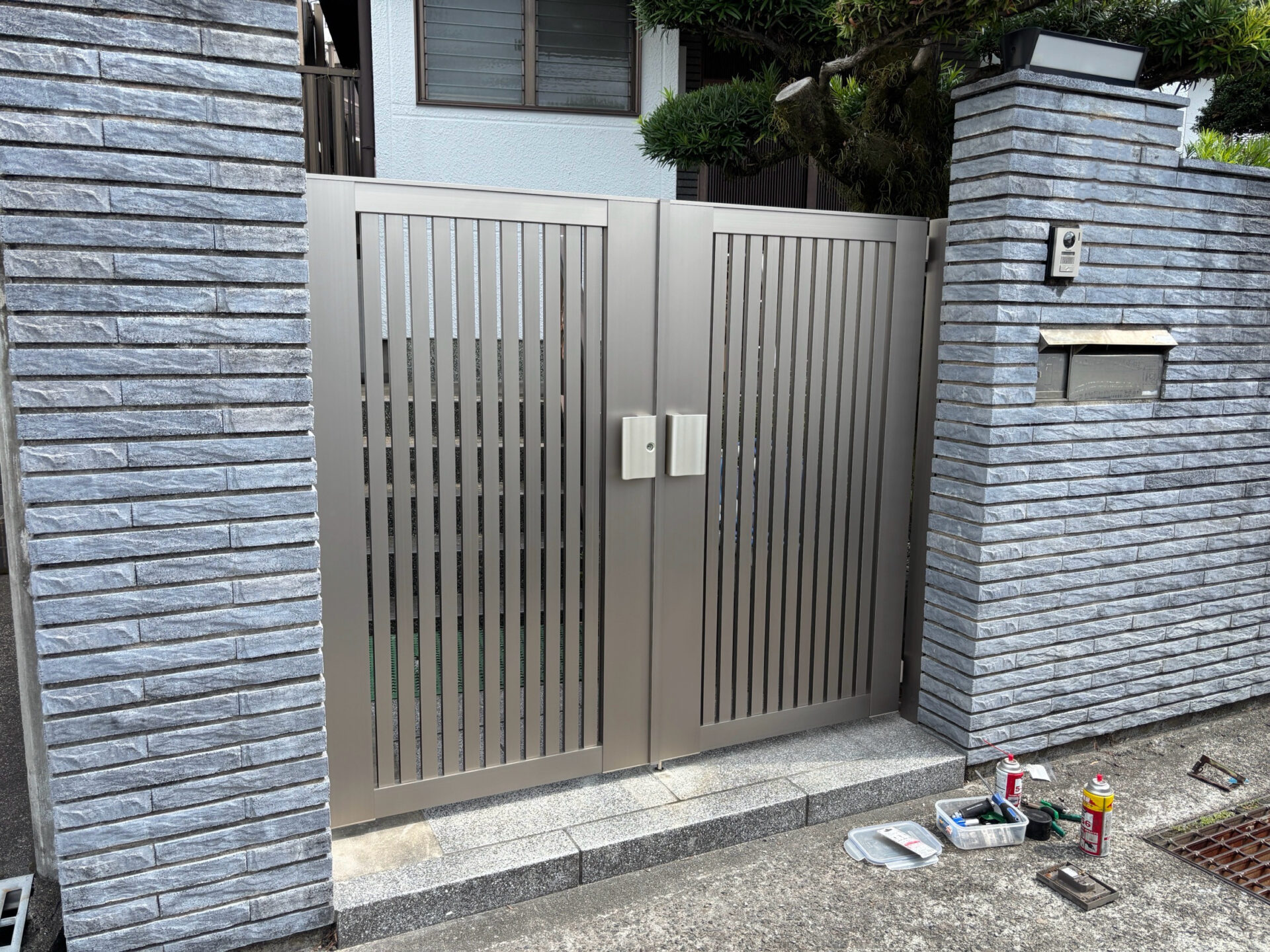 アルミ門扉取替